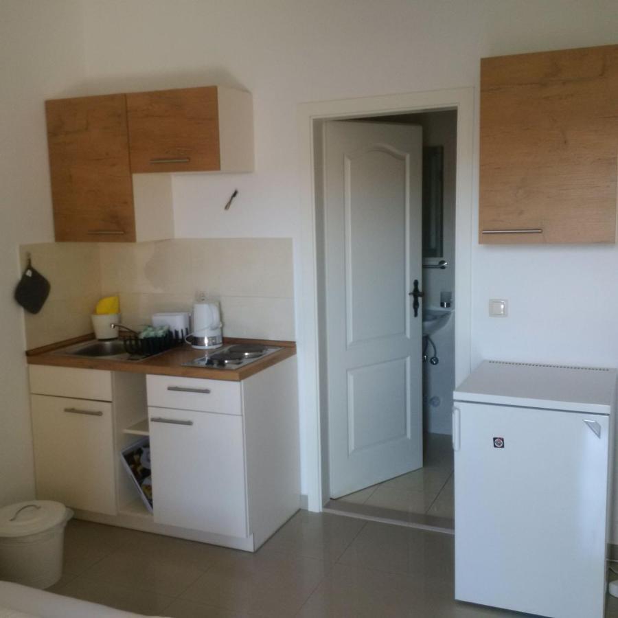Apartments Lucija Brela Luaran gambar