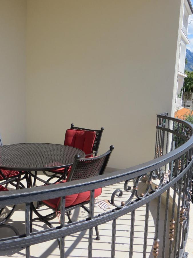 Apartments Lucija Brela Luaran gambar