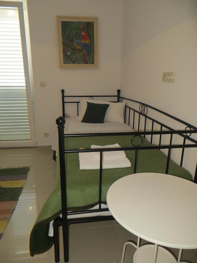 Apartments Lucija Brela Luaran gambar