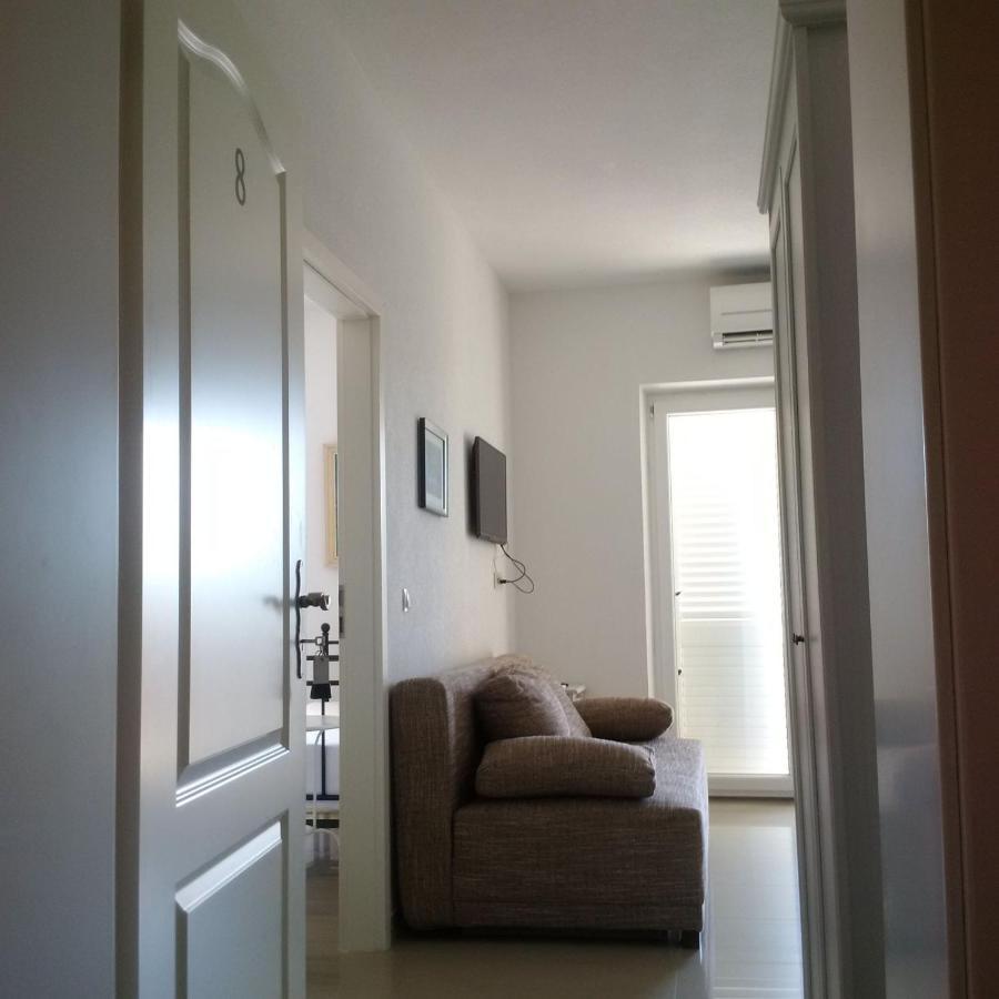 Apartments Lucija Brela Luaran gambar