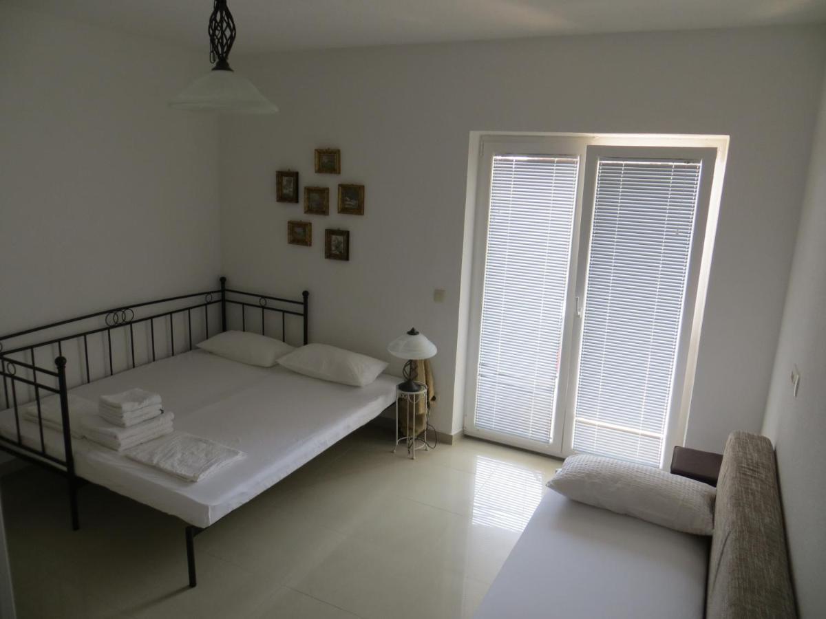 Apartments Lucija Brela Luaran gambar