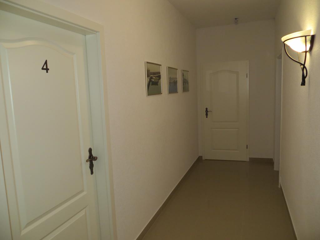 Apartments Lucija Brela Luaran gambar